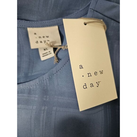 A New Day Womens Blouse Size XL Short Sleeve Keyhole Button Flutter Sleeves Blue - Picture 8 of 9
